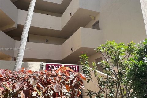 Condominio en Lauderhill, Florida, 2 dormitorios  № 2024870