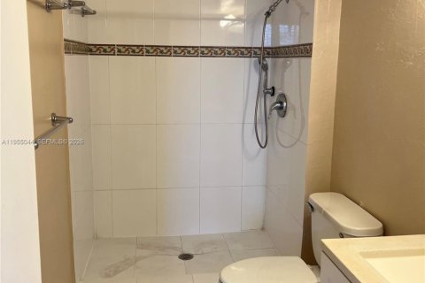 Condominio en venta en Lauderhill, Florida, 2 dormitorios, 106.65 m2 № 2024870 - foto 10