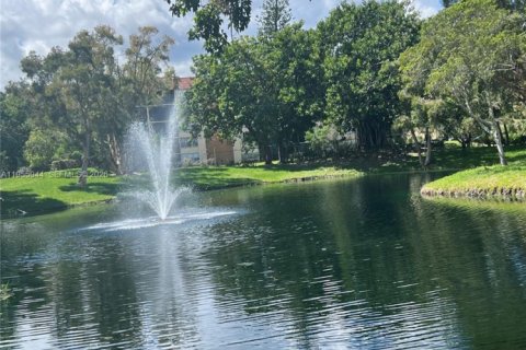 Condominio en venta en Lauderhill, Florida, 2 dormitorios, 106.65 m2 № 2024870 - foto 4