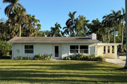 Villa ou maison à vendre à Fort Myers, Floride: 3 chambres № 1938358 - photo 2