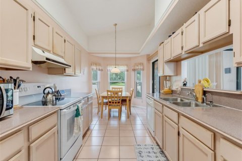 Villa ou maison à vendre à Lakeland, Floride: 2 chambres, 124.02 m2 № 2405639 - photo 12