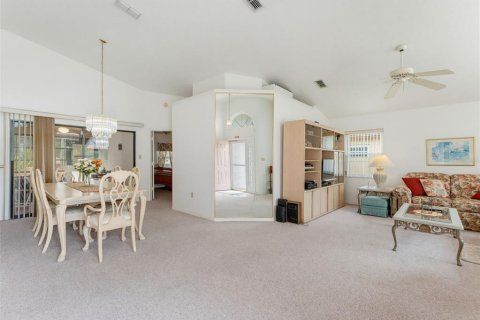 Villa ou maison à vendre à Lakeland, Floride: 2 chambres, 124.02 m2 № 2405639 - photo 8