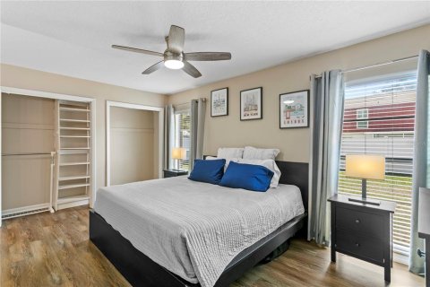 House in Tampa, Florida 3 bedrooms, 142.42 sq.m. № 2142443 - photo 20