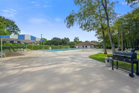 Condominio en alquiler en Lauderhill, Florida, 1 dormitorio, 60.67 m2 № 2059928 - foto 1