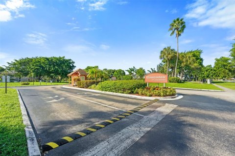 Condominio en alquiler en Lauderhill, Florida, 1 dormitorio, 60.67 m2 № 2059928 - foto 2