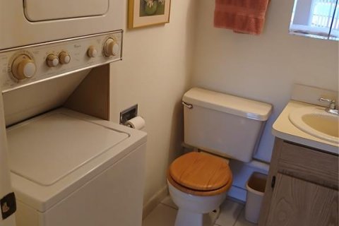 Condo in New Port Richey, Florida, 2 bedrooms  № 1780941 - photo 22
