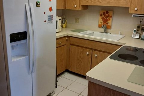 Condo in New Port Richey, Florida, 2 bedrooms  № 1780941 - photo 5