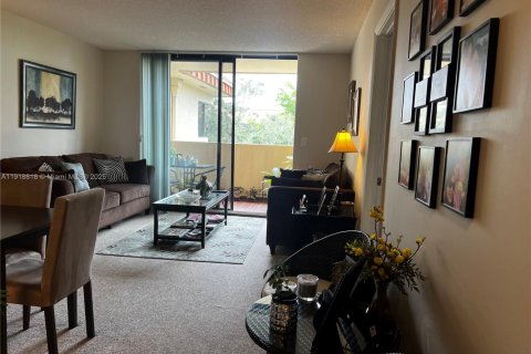 Снять в аренду кондоминиум в Плантация, Флорида 2 спальни, 90.12м2, № 1973348 - фото 7