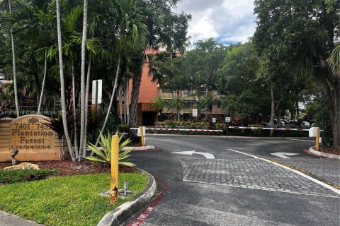 Снять в аренду кондоминиум в Плантация, Флорида 2 спальни, 90.12м2, № 1973348 - фото 1