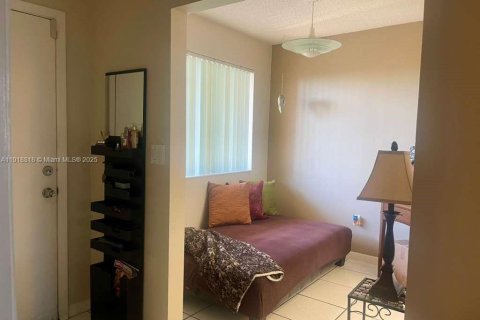 Снять в аренду кондоминиум в Плантация, Флорида 2 спальни, 90.12м2, № 1973348 - фото 9