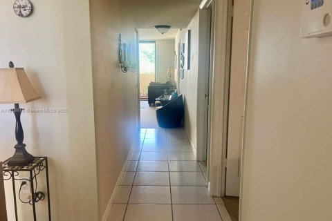 Снять в аренду кондоминиум в Плантация, Флорида 2 спальни, 90.12м2, № 1973348 - фото 8