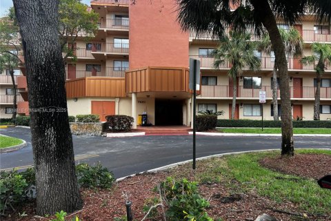 Снять в аренду кондоминиум в Плантация, Флорида 2 спальни, 90.12м2, № 1973348 - фото 18