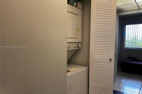 Снять в аренду кондоминиум в Плантация, Флорида 2 спальни, 90.12м2, № 1973348 - фото 6