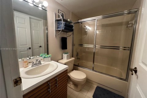 Снять в аренду кондоминиум в Плантация, Флорида 2 спальни, 90.12м2, № 1973348 - фото 13