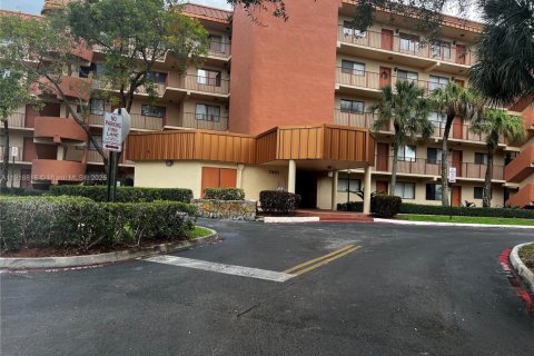 Снять в аренду кондоминиум в Плантация, Флорида 2 спальни, 90.12м2, № 1973348 - фото 2