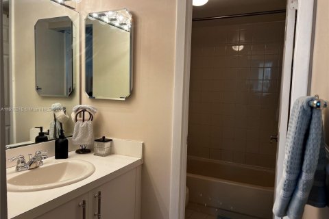 Снять в аренду кондоминиум в Плантация, Флорида 2 спальни, 90.12м2, № 1973348 - фото 11