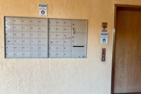 Снять в аренду кондоминиум в Плантация, Флорида 2 спальни, 90.12м2, № 1973348 - фото 17