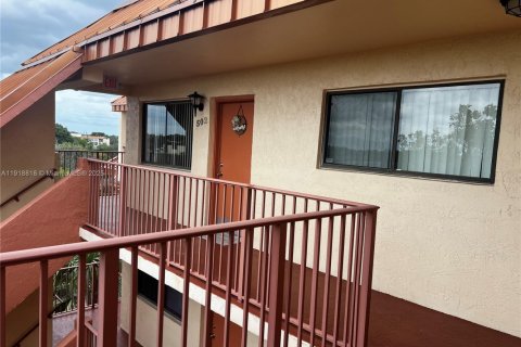 Снять в аренду кондоминиум в Плантация, Флорида 2 спальни, 90.12м2, № 1973348 - фото 16