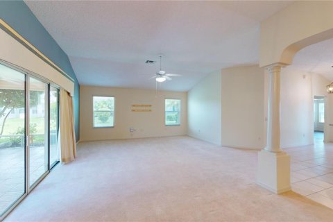 Villa ou maison à vendre à The Villages, Floride: 3 chambres, 181.72 m2 № 2220120 - photo 8