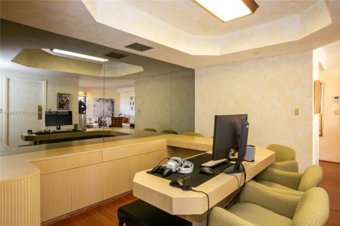 Condominio en venta en Aventura, Florida, 2 dormitorios, 150.69 m2 № 1854928 - foto 9