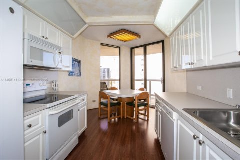 Condominio en venta en Aventura, Florida, 2 dormitorios, 150.69 m2 № 1854928 - foto 6