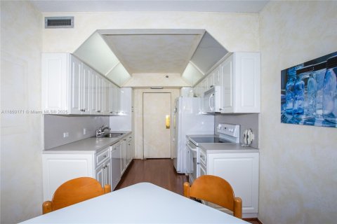 Condominio en venta en Aventura, Florida, 2 dormitorios, 150.69 m2 № 1854928 - foto 8