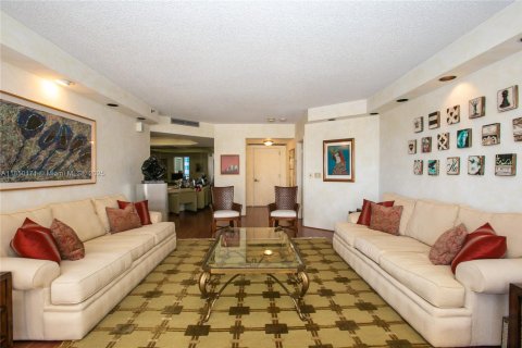 Condominio en venta en Aventura, Florida, 2 dormitorios, 150.69 m2 № 1854928 - foto 5