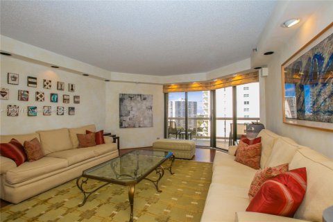 Condominio en venta en Aventura, Florida, 2 dormitorios, 150.69 m2 № 1854928 - foto 3
