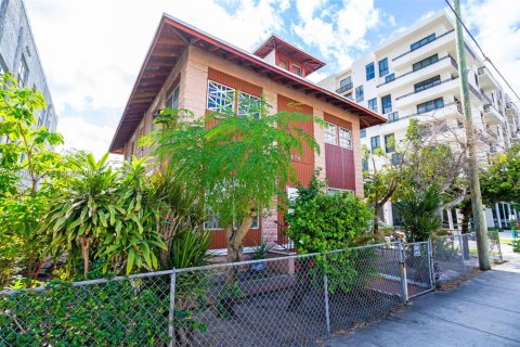 Commercial property in Miami, Florida № 2152560 - photo 12