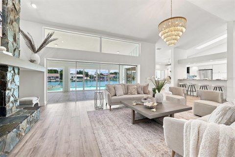 Купить виллу или дом в Галфпорта, Флорида 8 комнат, 324.97м2, № 2306039 - фото 2