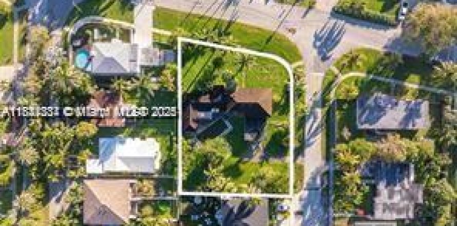 Casa en Miami, Florida 4 dormitorios, 268.86 m2 № 1832265