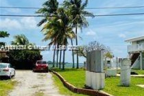 Casa en venta en Miami, Florida, 4 dormitorios, 268.86 m2 № 1832265 - foto 12