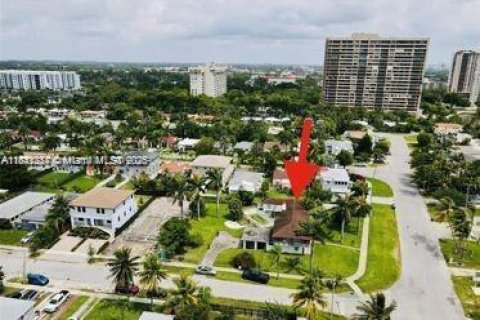 Casa en venta en Miami, Florida, 4 dormitorios, 268.86 m2 № 1832265 - foto 18