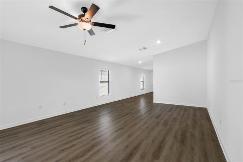 House in Spring Hill, Florida 3 bedrooms, 139.17 sq.m. № 1885897 - photo 5