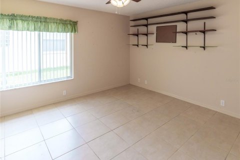 Villa ou maison à vendre à New Port Richey, Floride: 4 chambres, 224.82 m2 № 2323274 - photo 30