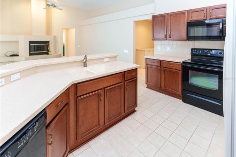 Villa ou maison à vendre à New Port Richey, Floride: 4 chambres, 224.82 m2 № 2323274 - photo 8