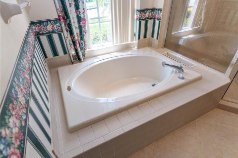 Villa ou maison à vendre à New Port Richey, Floride: 4 chambres, 224.82 m2 № 2323274 - photo 25
