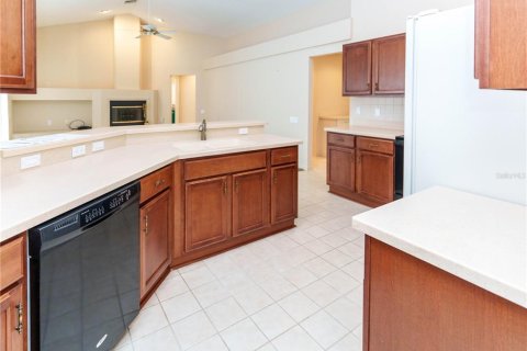 Villa ou maison à vendre à New Port Richey, Floride: 4 chambres, 224.82 m2 № 2323274 - photo 7