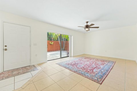 Touwnhouse à vendre à Stuart, Floride: 2 chambres, 119.66 m2 № 2375056 - photo 4