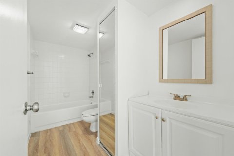 Touwnhouse à vendre à Stuart, Floride: 2 chambres, 119.66 m2 № 2375056 - photo 20