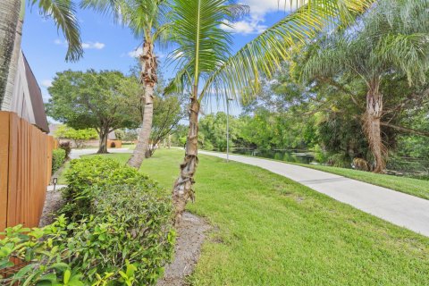 Touwnhouse à vendre à Stuart, Floride: 2 chambres, 119.66 m2 № 2375056 - photo 23