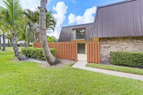 Touwnhouse à vendre à Stuart, Floride: 2 chambres, 119.66 m2 № 2375056 - photo 2