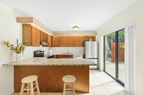 Touwnhouse à vendre à Stuart, Floride: 2 chambres, 119.66 m2 № 2375056 - photo 10