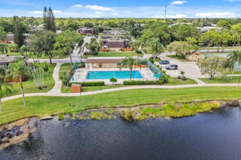 Touwnhouse à vendre à Stuart, Floride: 2 chambres, 119.66 m2 № 2375056 - photo 27