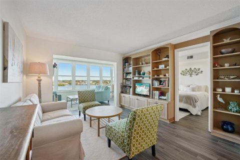Condo in South Pasadena, Florida, 2 bedrooms № 2219051 - photo 17