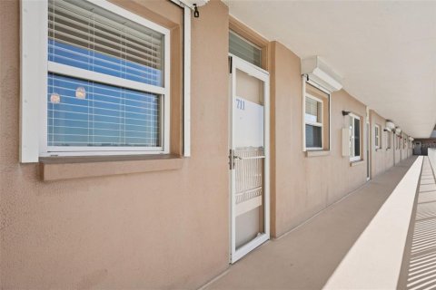 Condo in South Pasadena, Florida, 2 bedrooms № 2219051 - photo 5