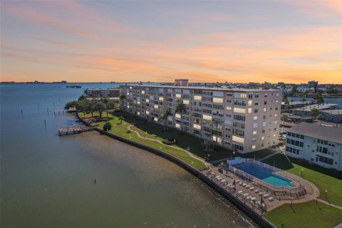 Condo in South Pasadena, Florida, 2 bedrooms № 2219051
