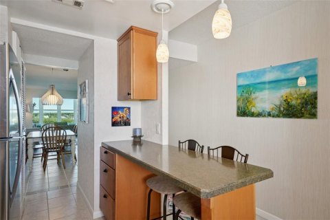 Condo in South Pasadena, Florida, 2 bedrooms № 2219051 - photo 10