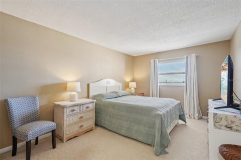 Condo in South Pasadena, Florida, 2 bedrooms № 2219051 - photo 21