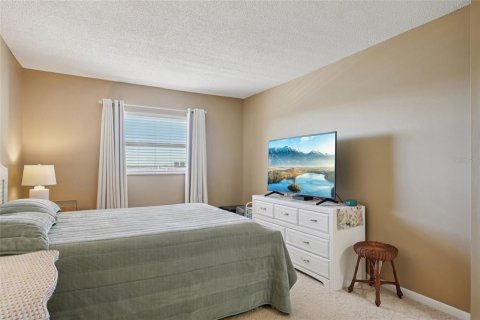 Condo in South Pasadena, Florida, 2 bedrooms № 2219051 - photo 22